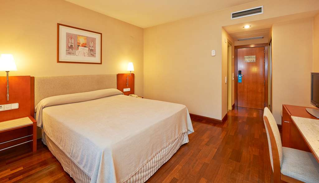 Nh Sport Hotel Zaragoza Room photo